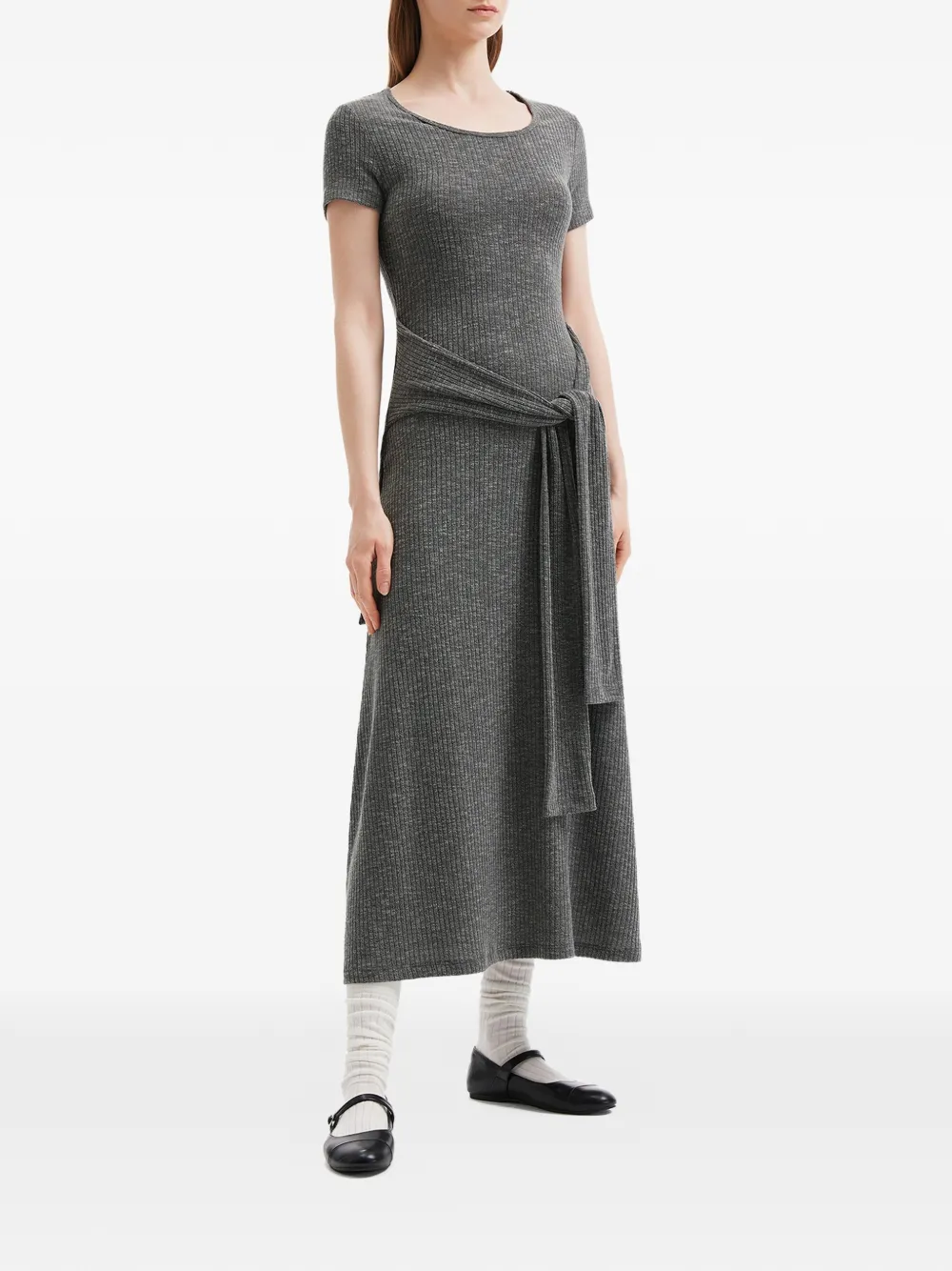 tout a coup Jurk met gestrikte taille en korte mouwen Grijs