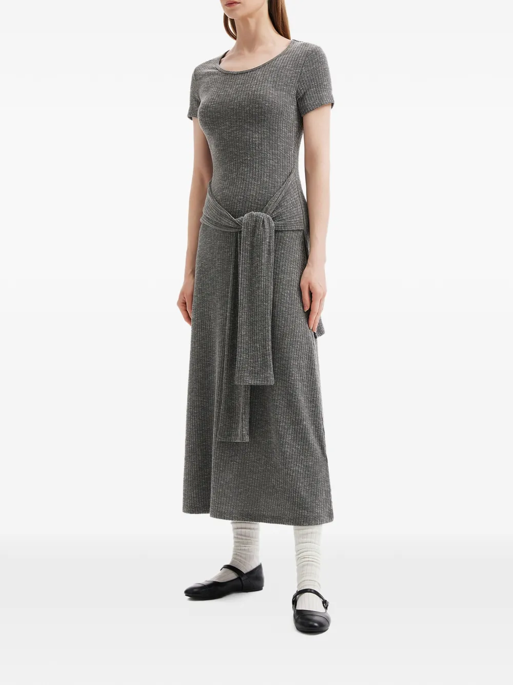 tout a coup Jurk met gestrikte taille en korte mouwen Grijs