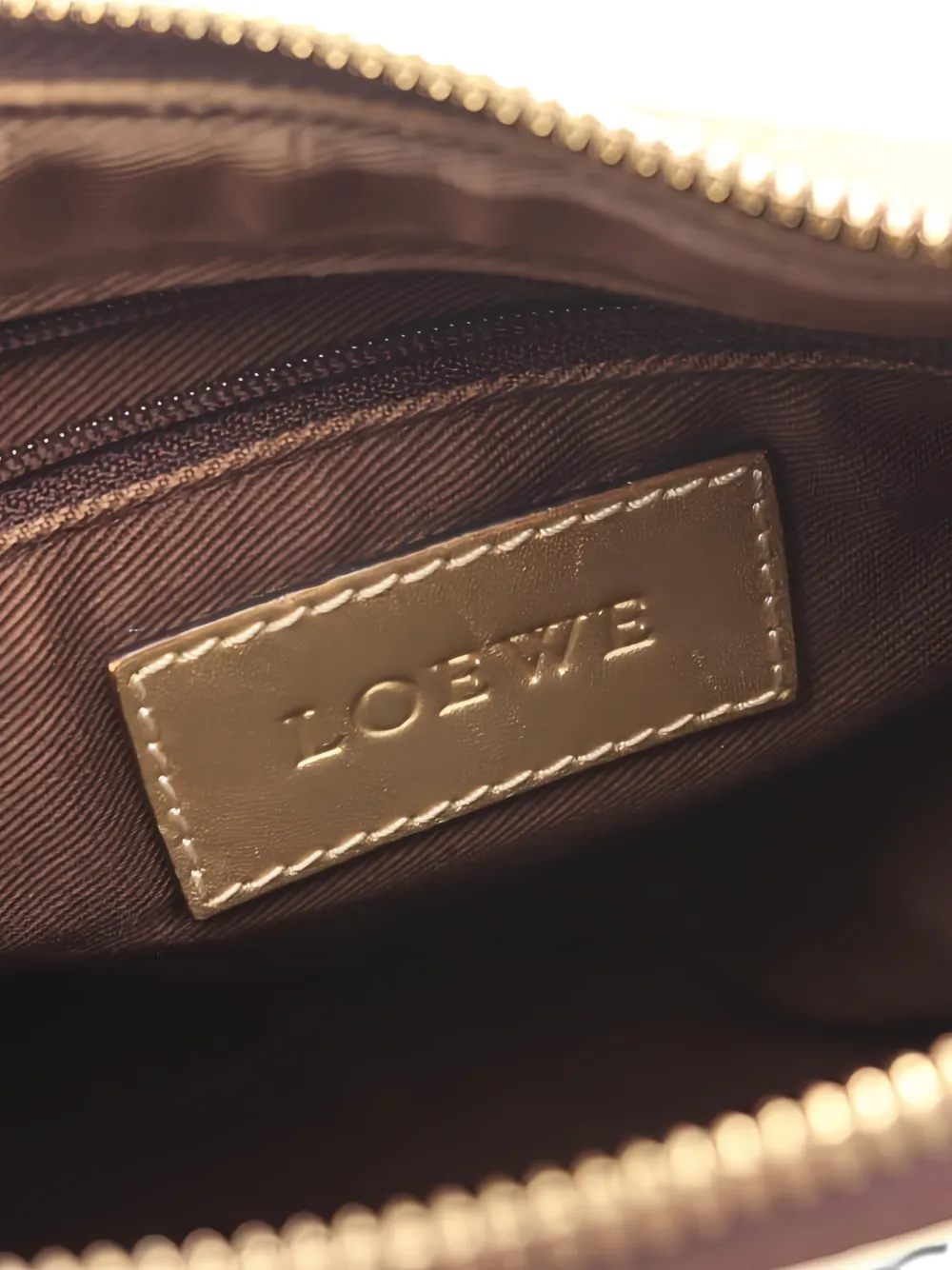  Loewe Pre-owned Anagram Shoulder Bag - Neutrals 