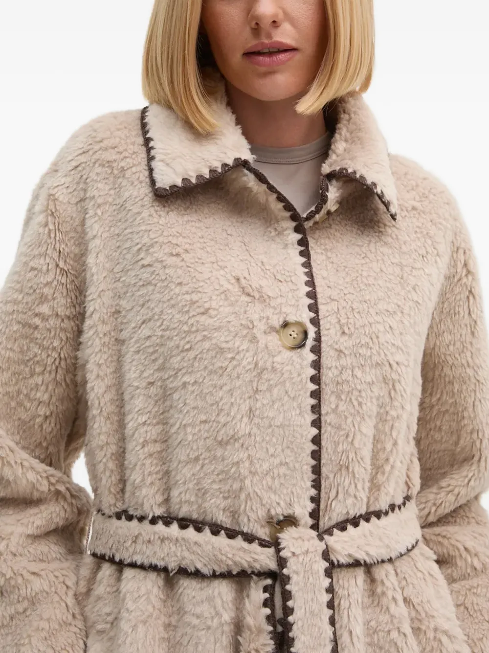 OUI Jas met gewelfde afwerking en ceintuur Beige