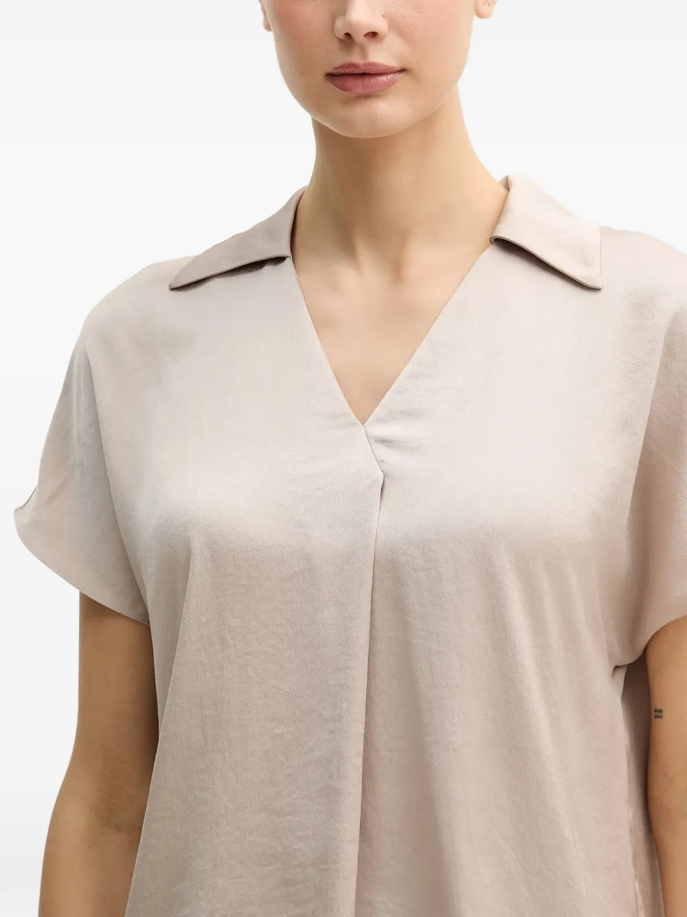 Joseph Ribkoff Top met V-hals en kraag Beige