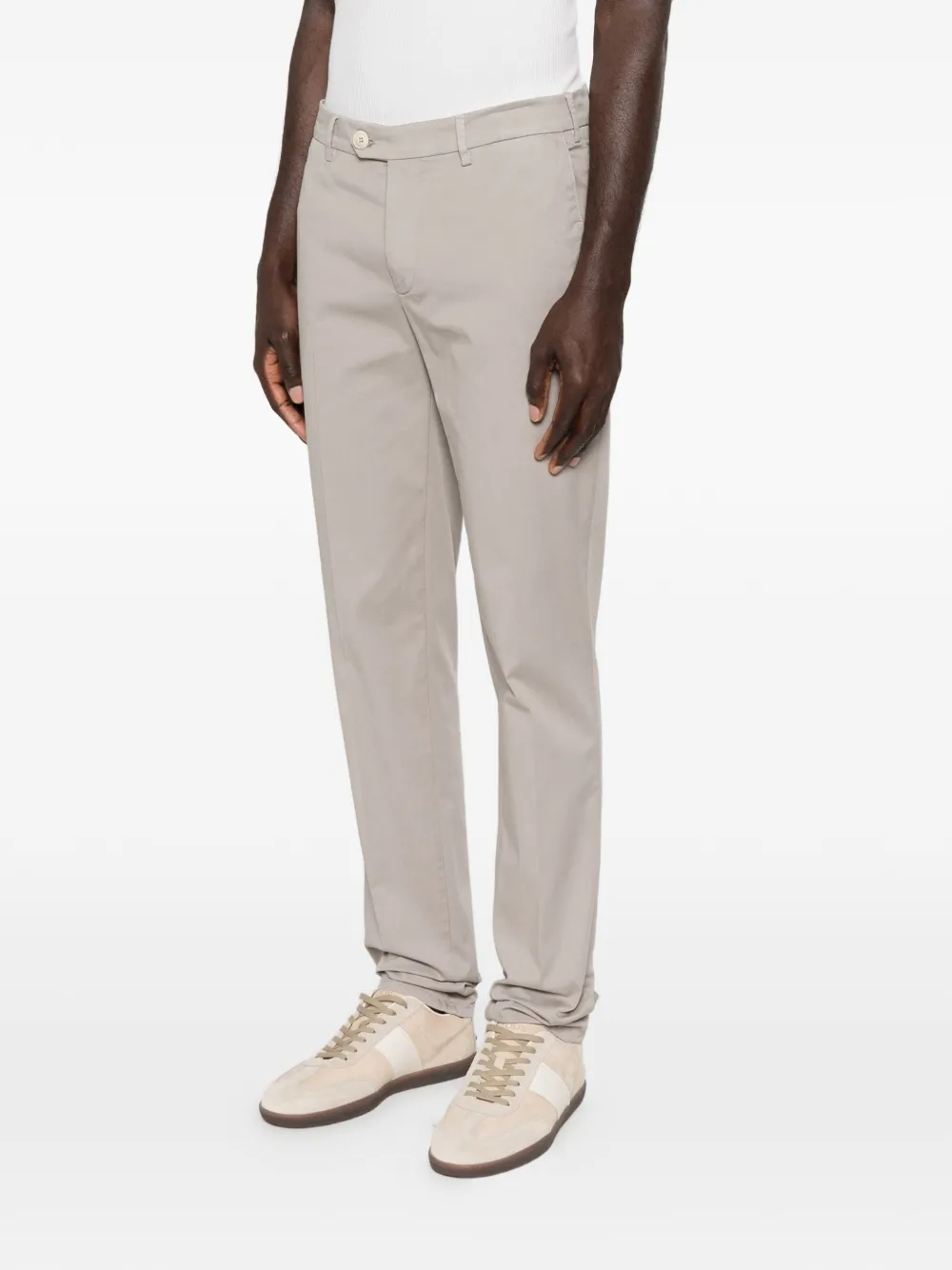 Brunello Cucinelli Geplooide broek met knoop Grijs