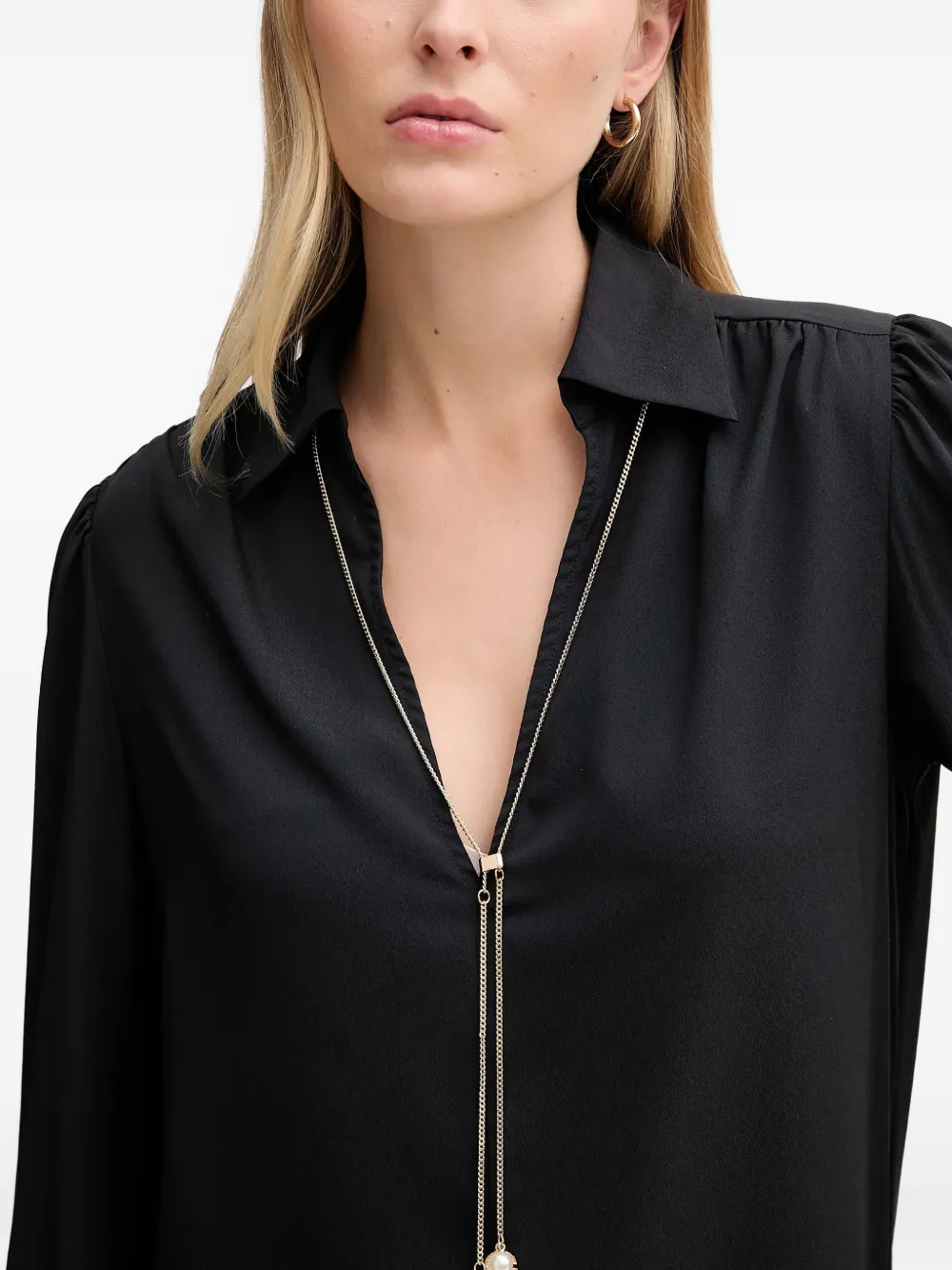 Gaudi Blouse verfraaid met halsketting Zwart