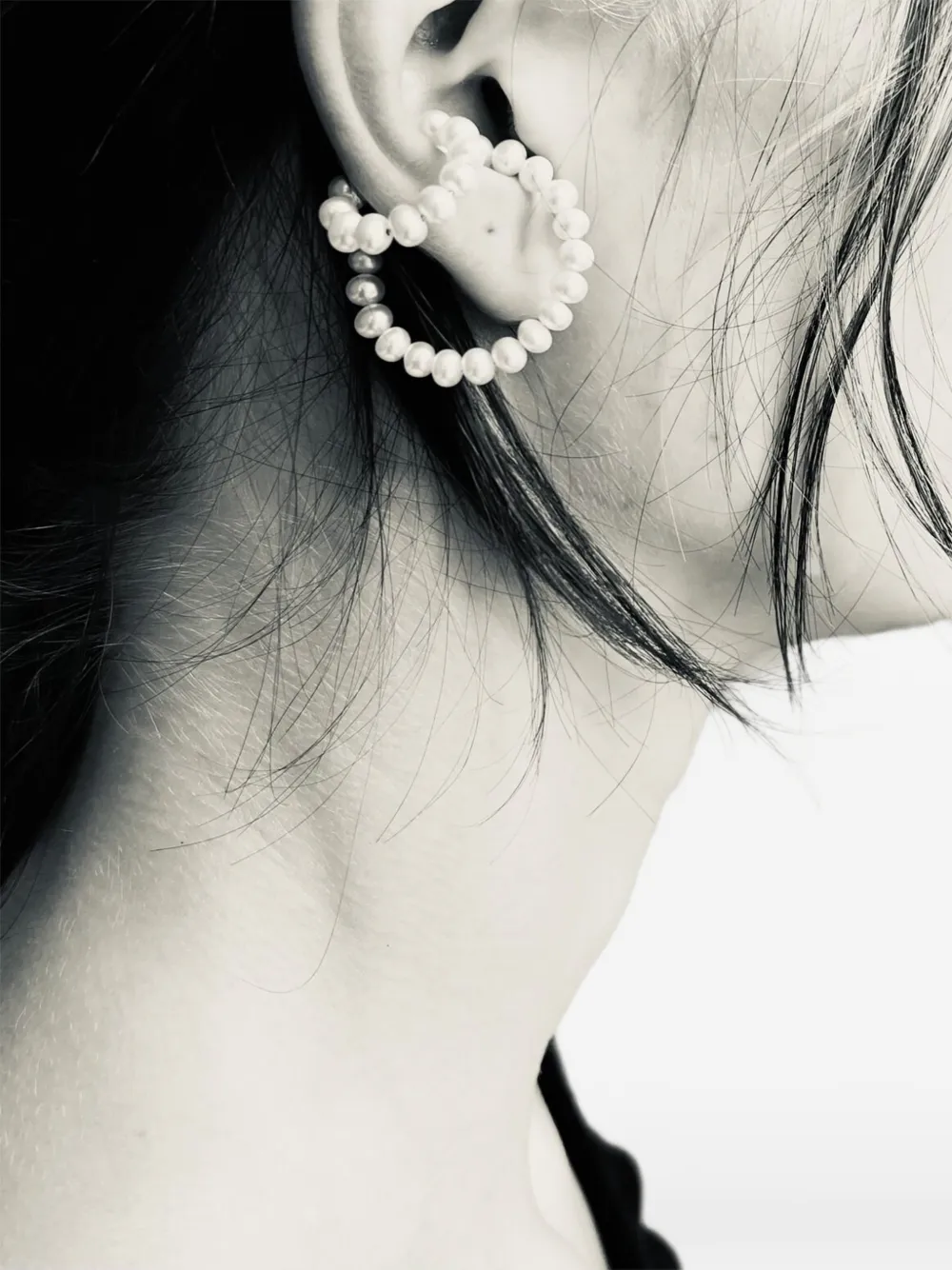  Saskia Diez Double Pearl Earcuff - Neutrals 
