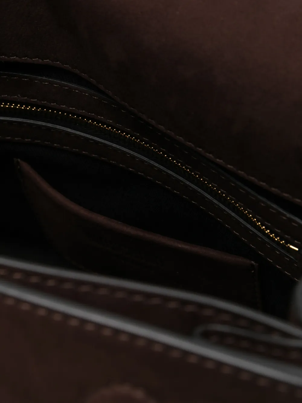 Moschino Suède crossbodytas met gesp Bruin