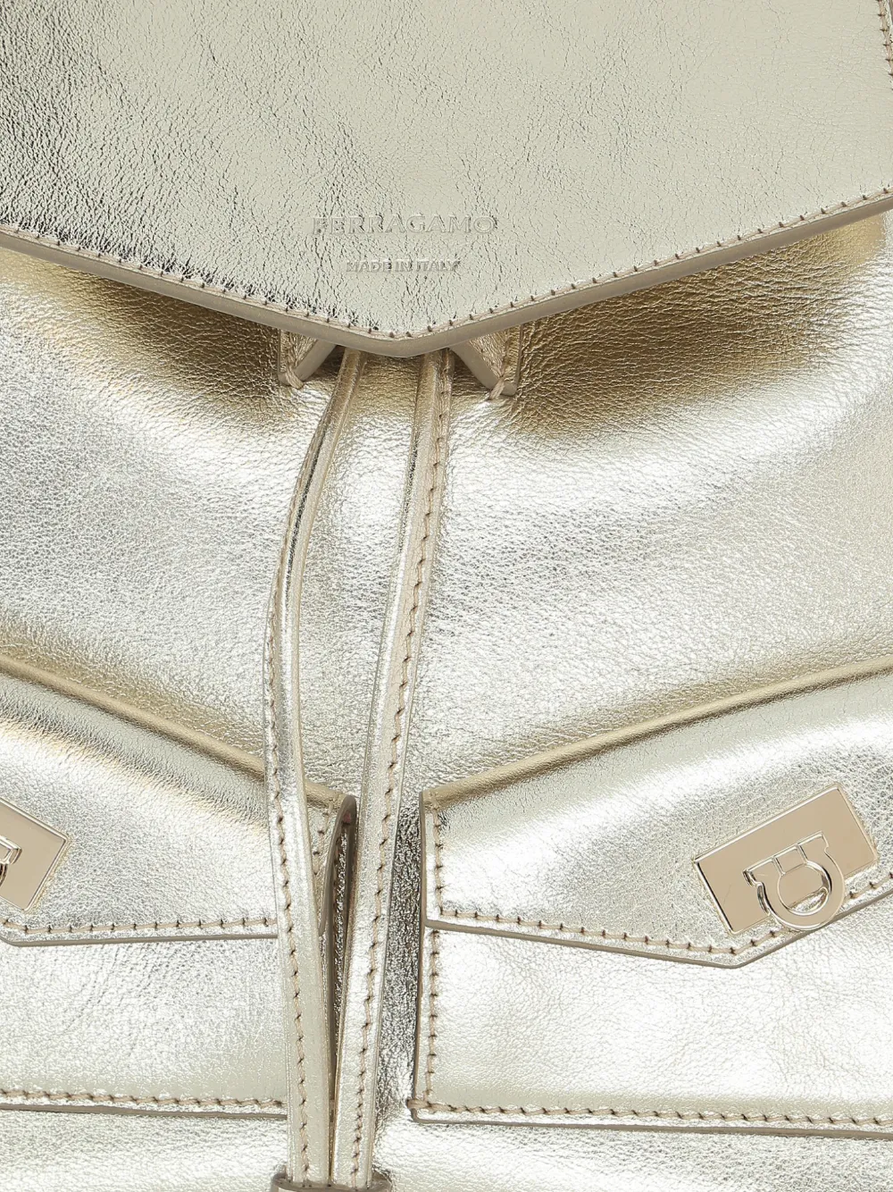 Ferragamo Leren rugzak met metallic afwerking Goud