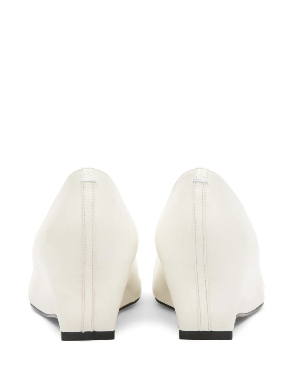 Maison Margiela Pumps met puntige neus Beige