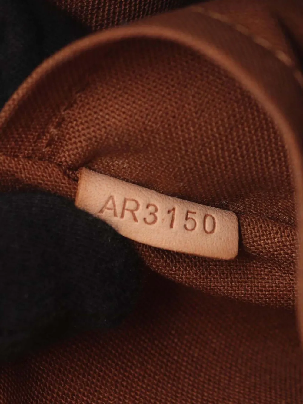 2010 Monogram Trotteur Beaubourg Crossbody Bag
