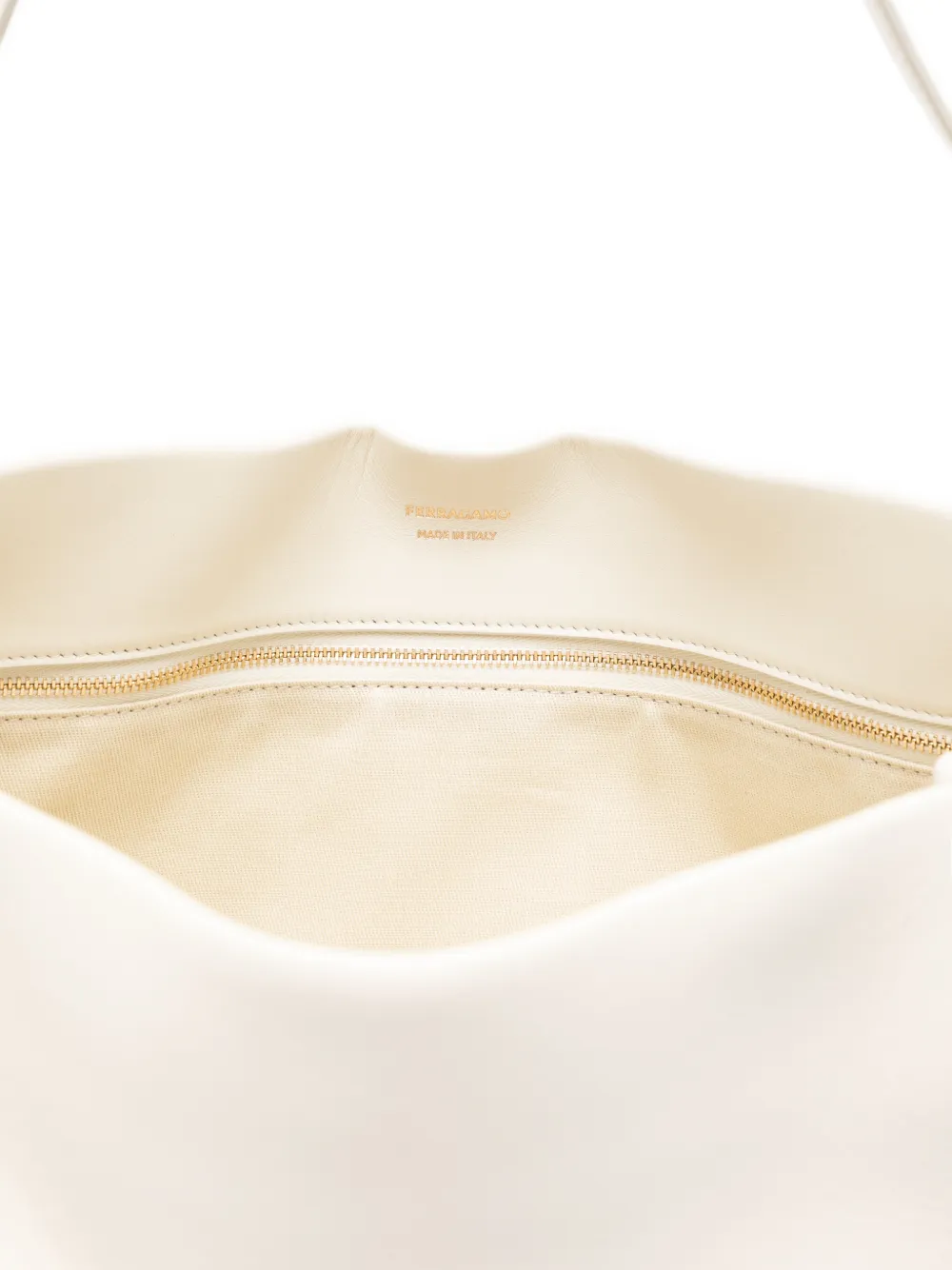 Ferragamo Leren tas met gesp Beige