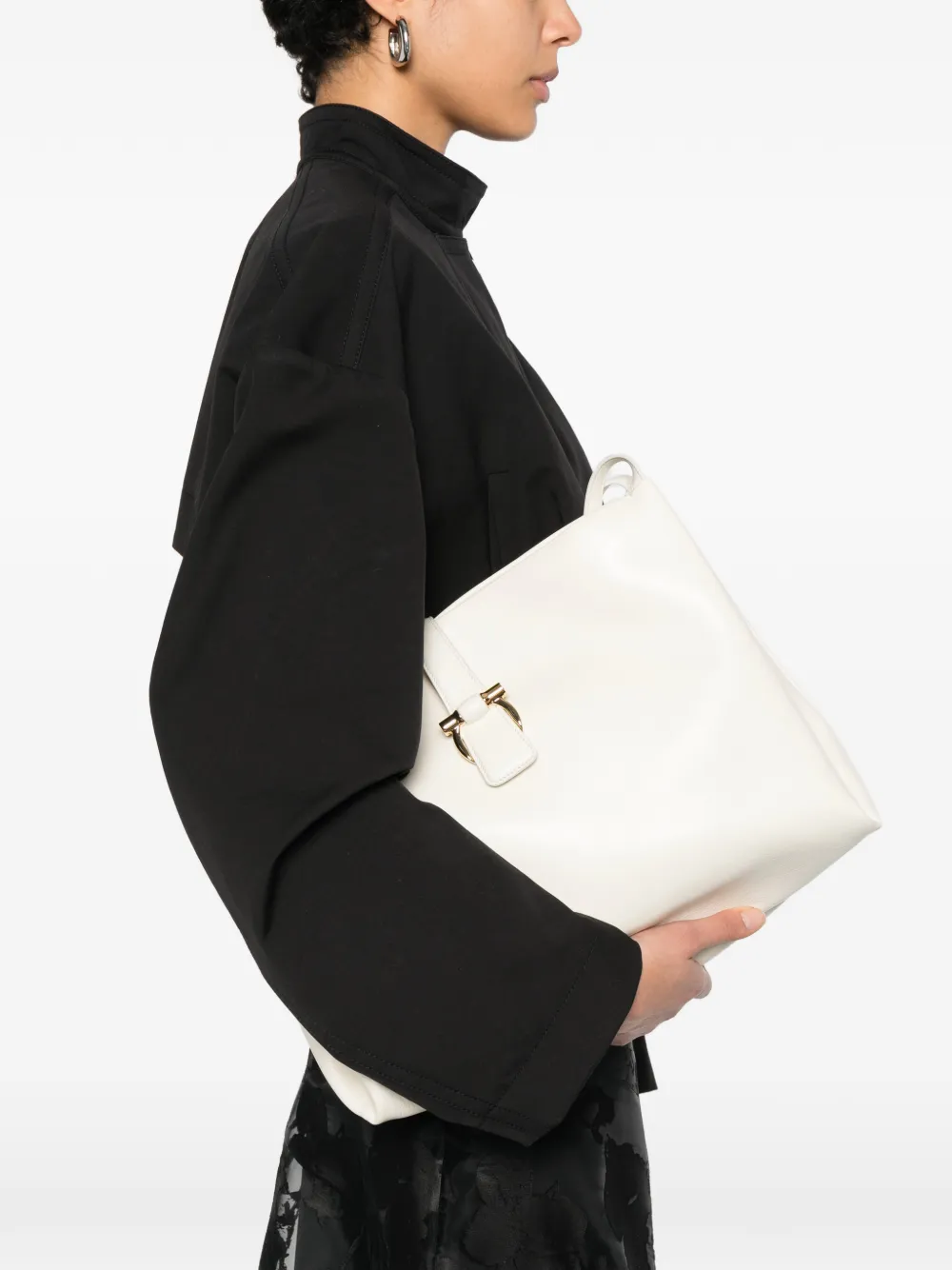 Ferragamo Leren tas met gesp Beige