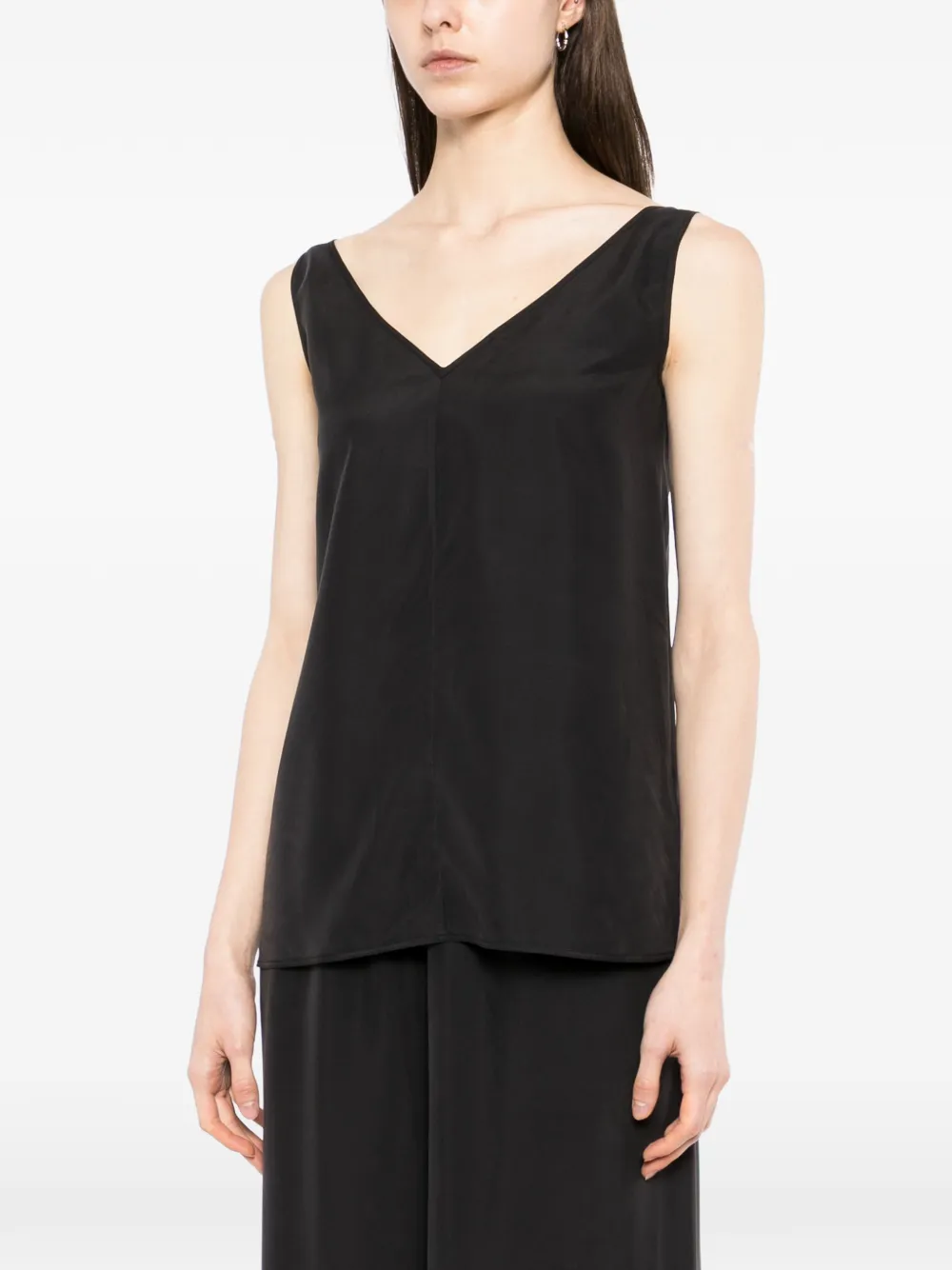  Yeareast V-neck Sleeveless Top - Black 