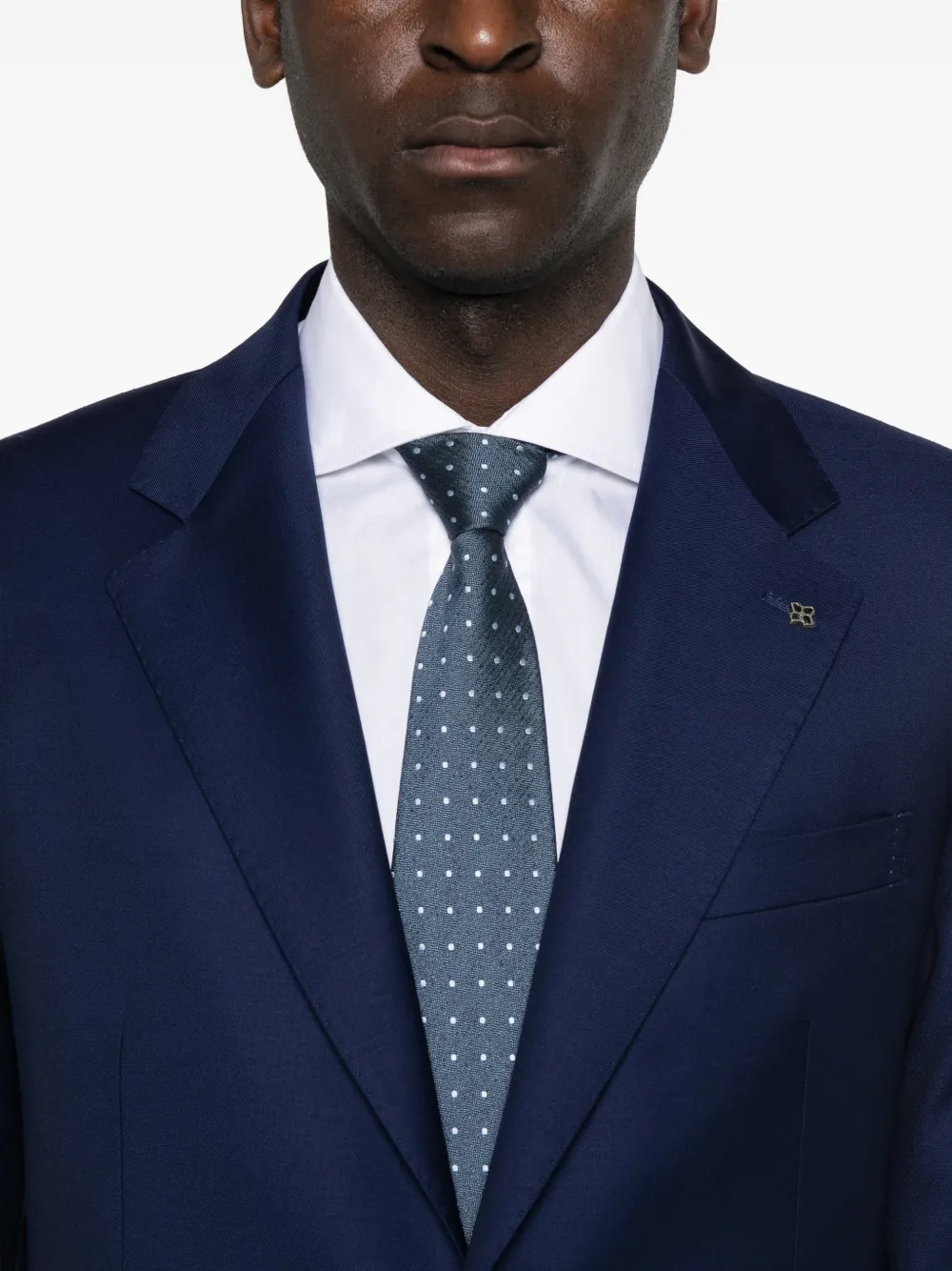 button-fastening suit