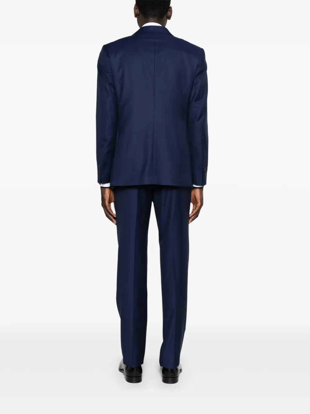 button-fastening suit