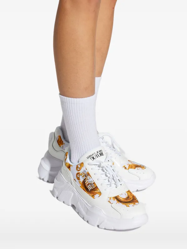 人気商品、廃盤、新品未使用、タグ付き、Versace jeans couture Versace Jeans Couture バロック スニーカー | ホワイト | FARFETCH JP