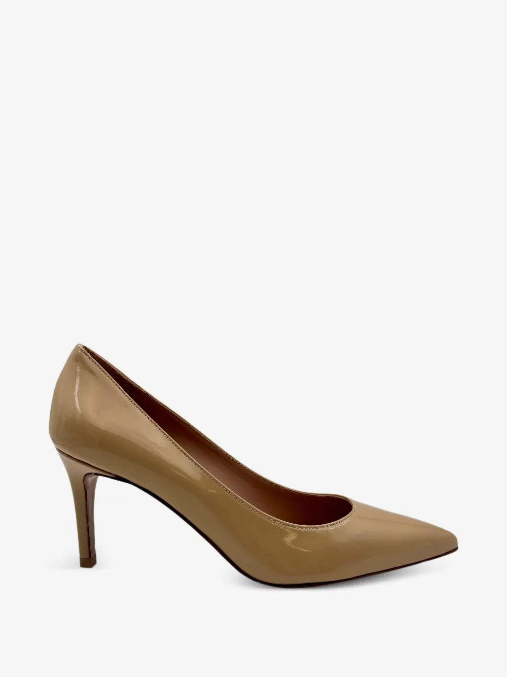 pointed pumps