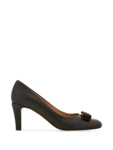 Vara bow pumps