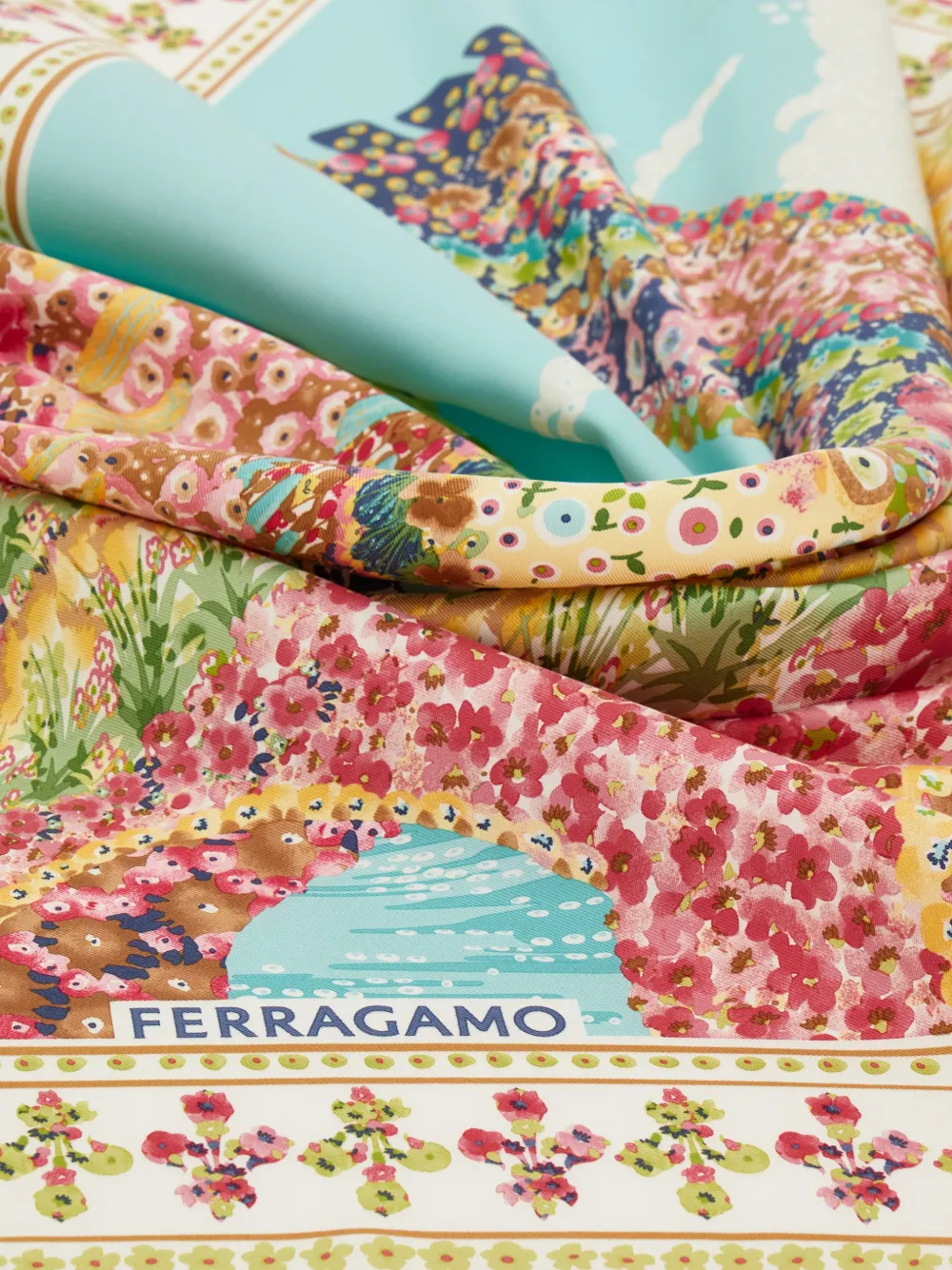 Ferragamo Zijden foulard met Palazzo Spini Feroni print Roze