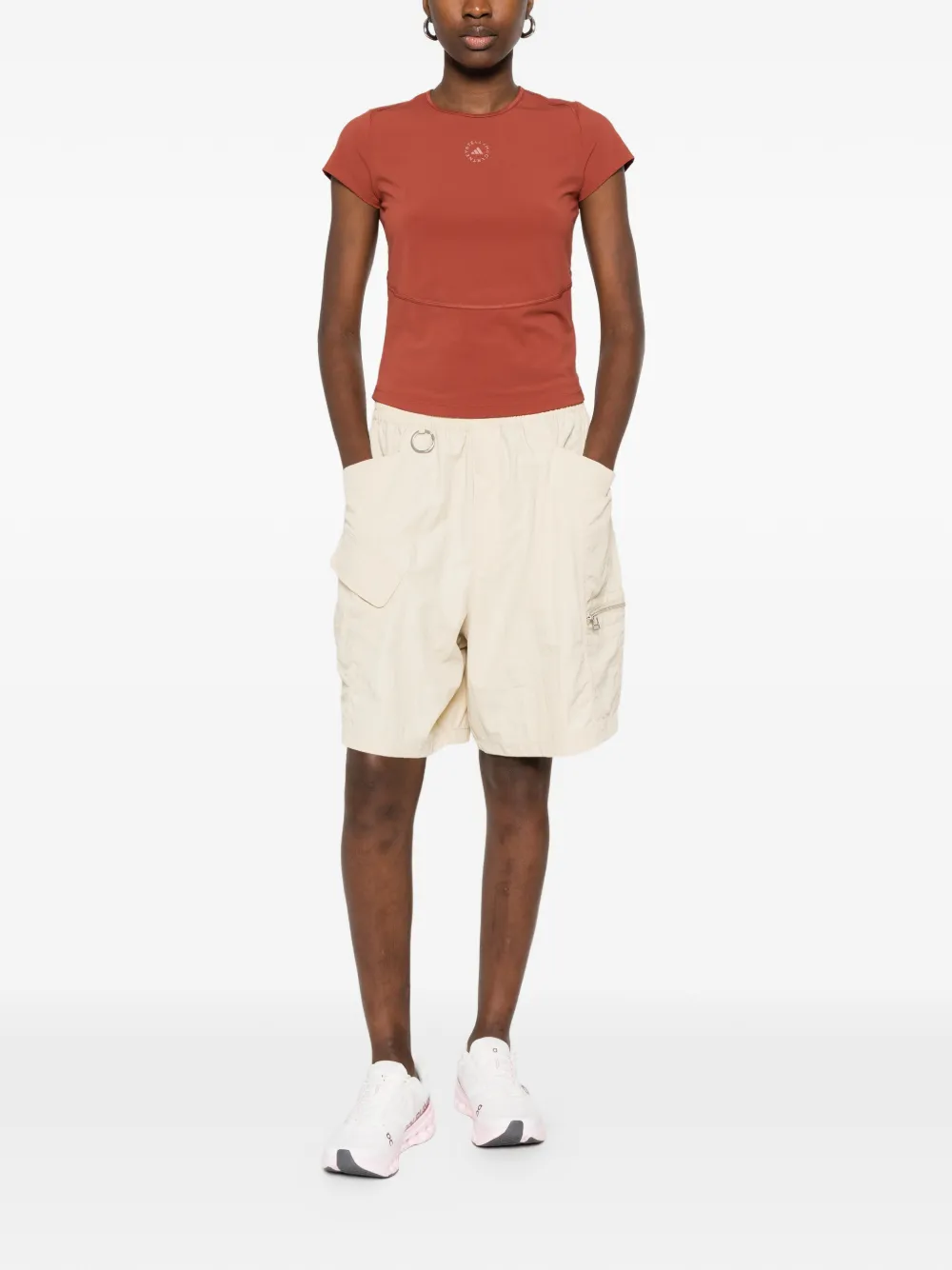 adidas by Stella McCartney T-shirt met logoprint Bruin