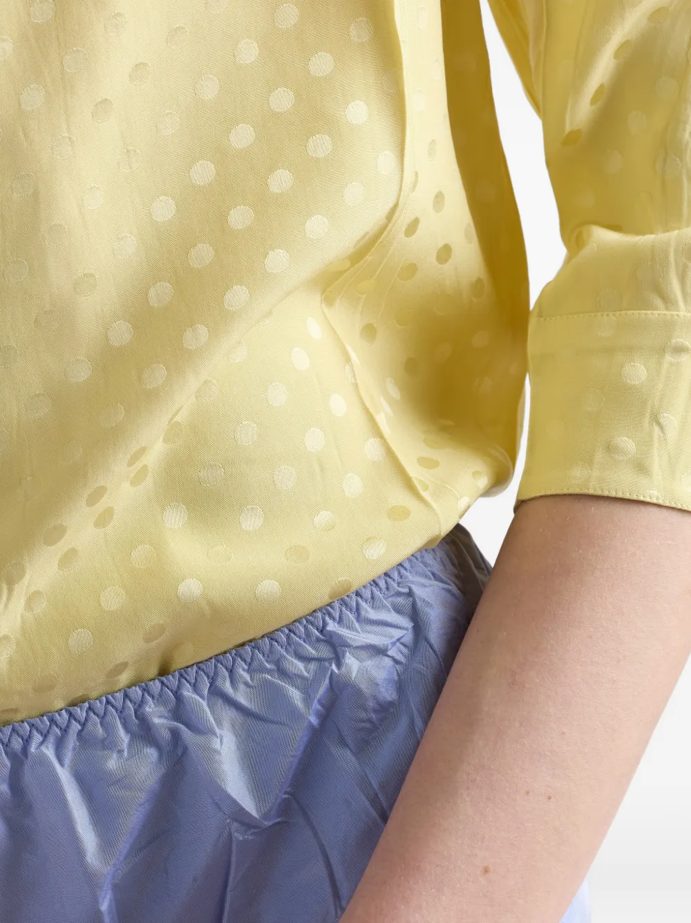 Prada Satijnen blouse met stippen Geel