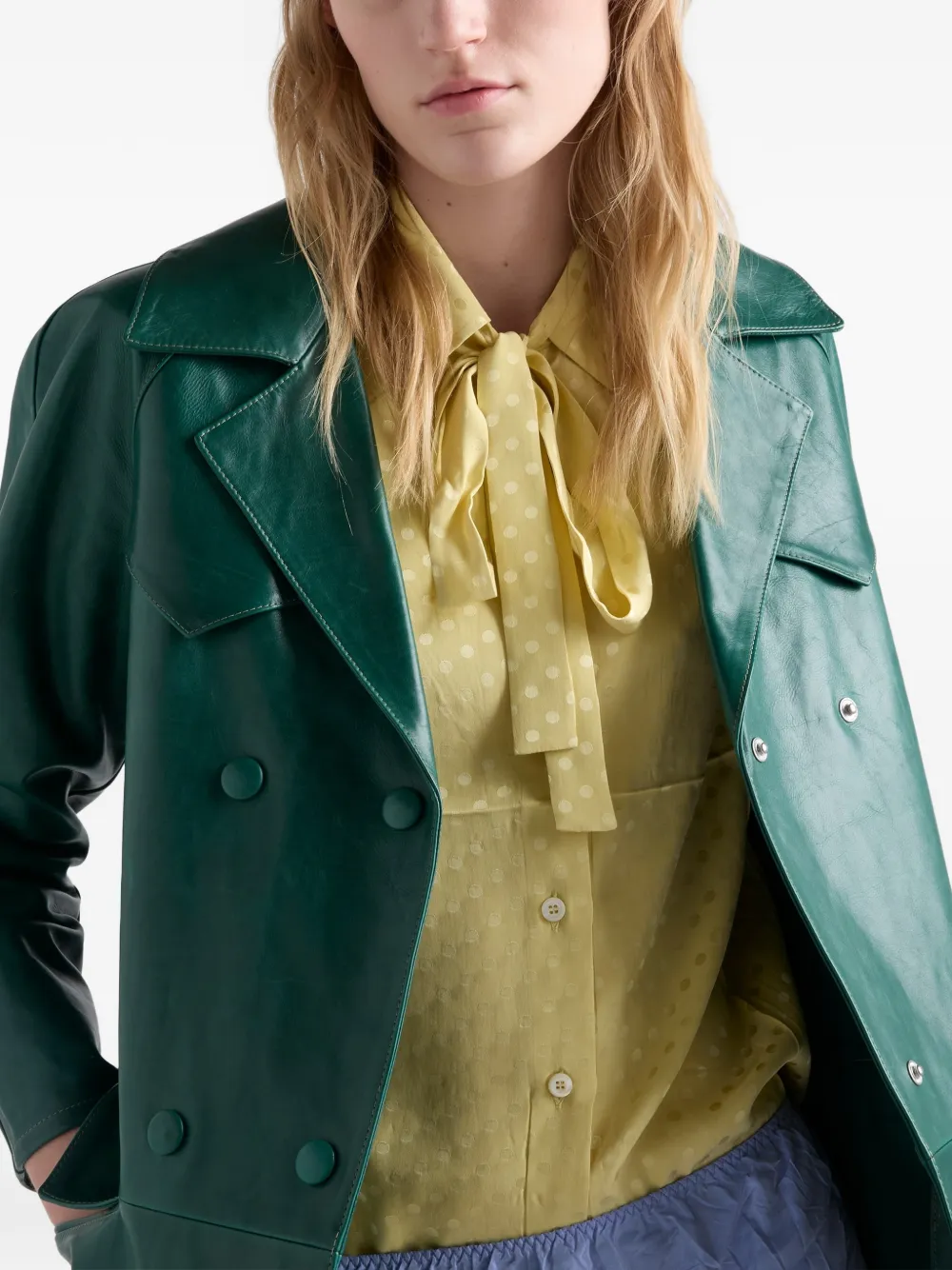 Prada Satijnen blouse met stippen Geel