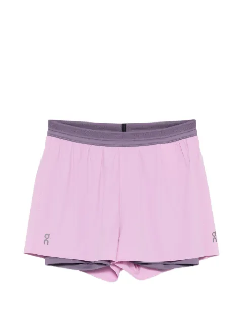 On  shorts deportivos con diseño de dos tonos