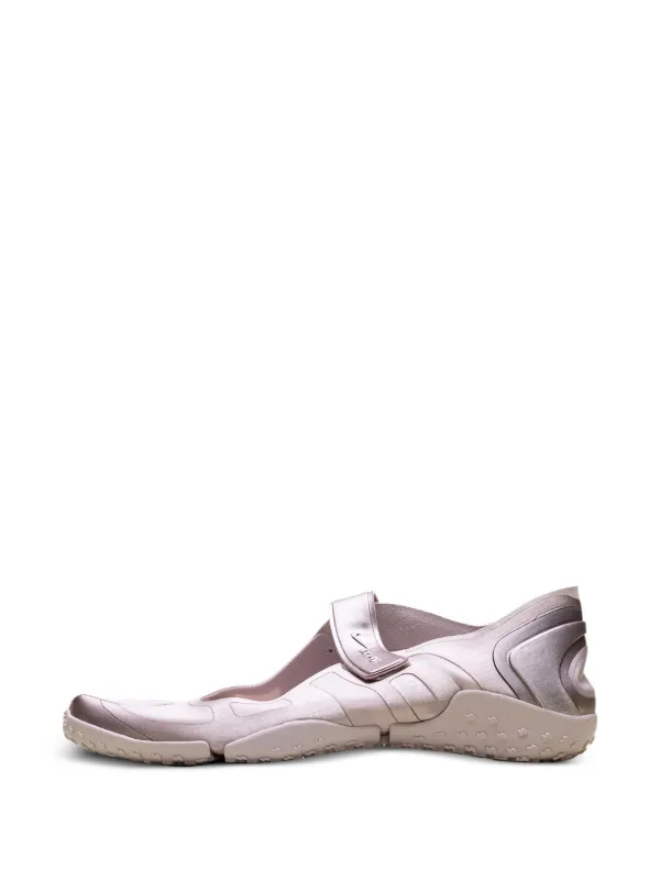 Nike SKIMS Rift Satin Strap Sneakers | Pink | FARFETCH