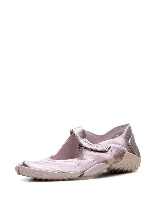 Nike SKIMS Rift Satin Strap Sneakers | Pink | FARFETCH