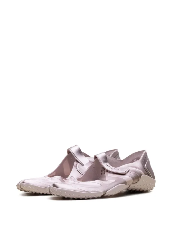 Nike SKIMS Rift Satin Strap Sneakers | Pink | FARFETCH