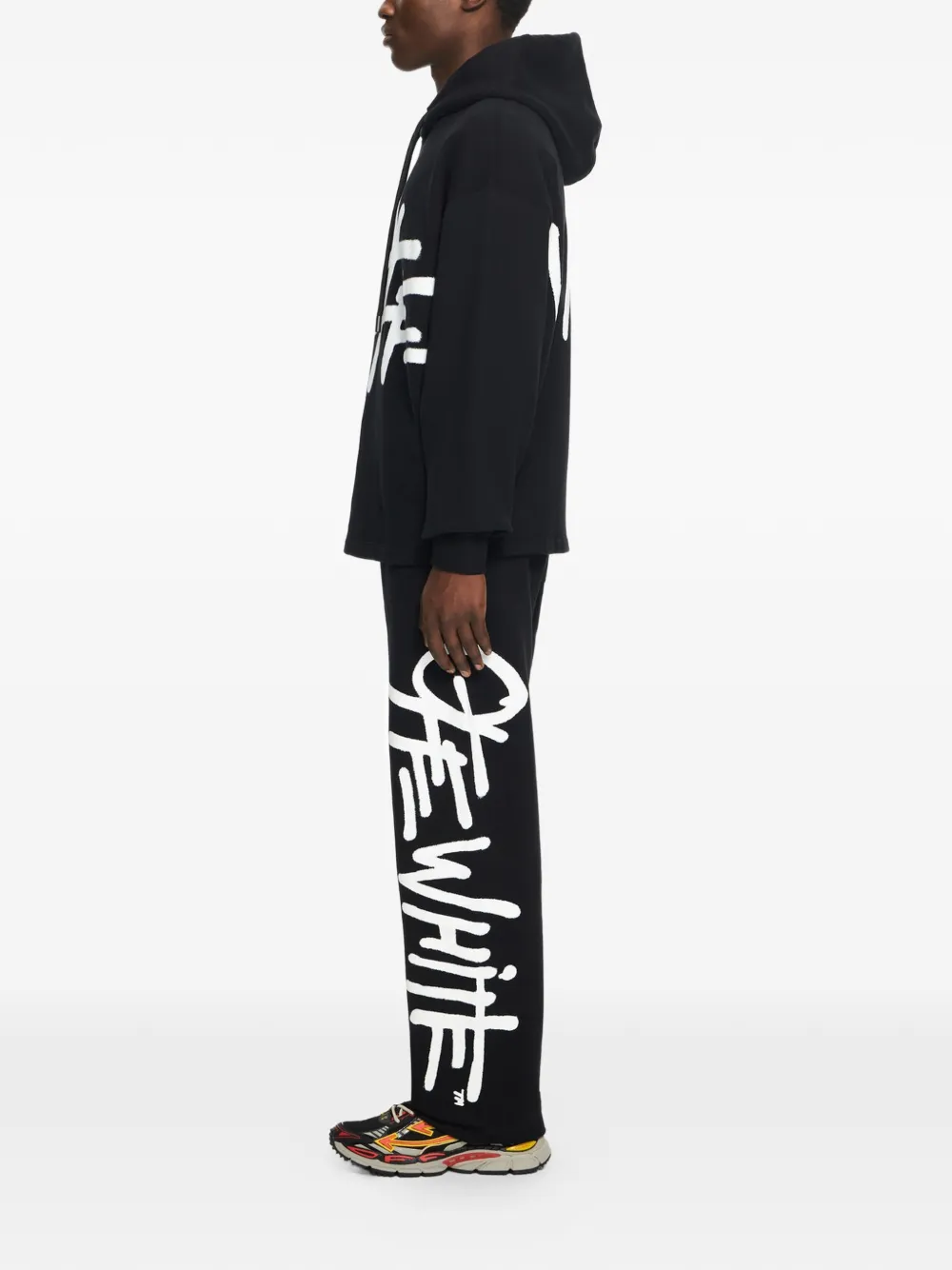 Off-White Spray ロゴ パーカー | ブラック | FARFETCH JP