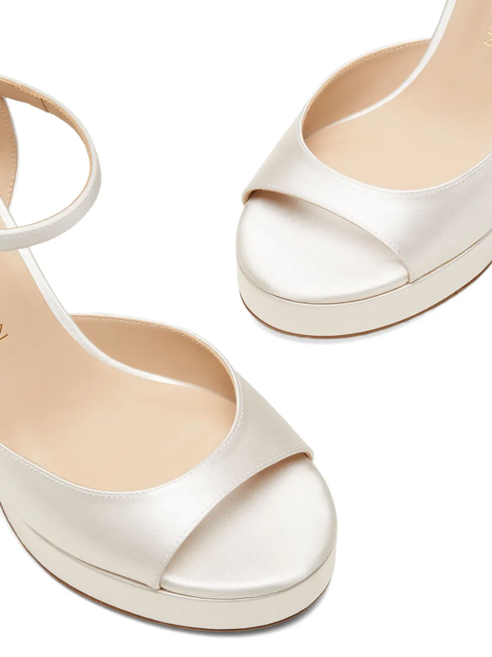 Stuart Weitzman Dayna II arched vamp platform sandals Wit