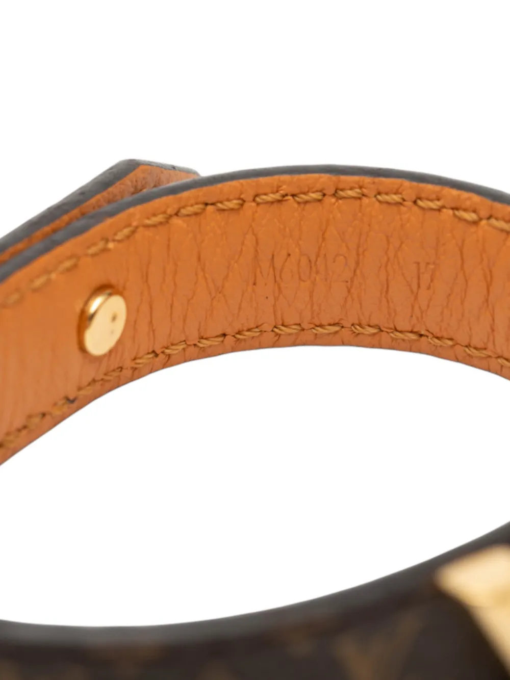 2021-2025 Monogram Essential V Bracelet 17 Costume Bracelet