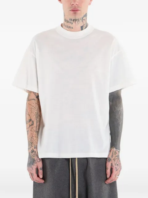 FEAR OF GOD ESSENTIALS تيشيرت بأكمام قصيرة