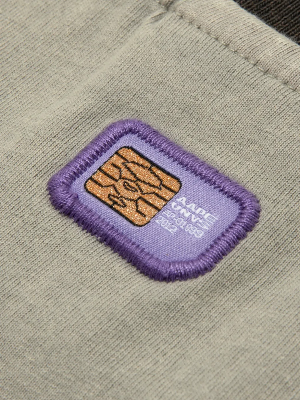 AAPE BY *A BATHING APE T-shirt met korte mouwen en strik Grijs