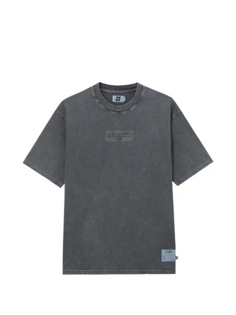 izzue embossed T-shirt