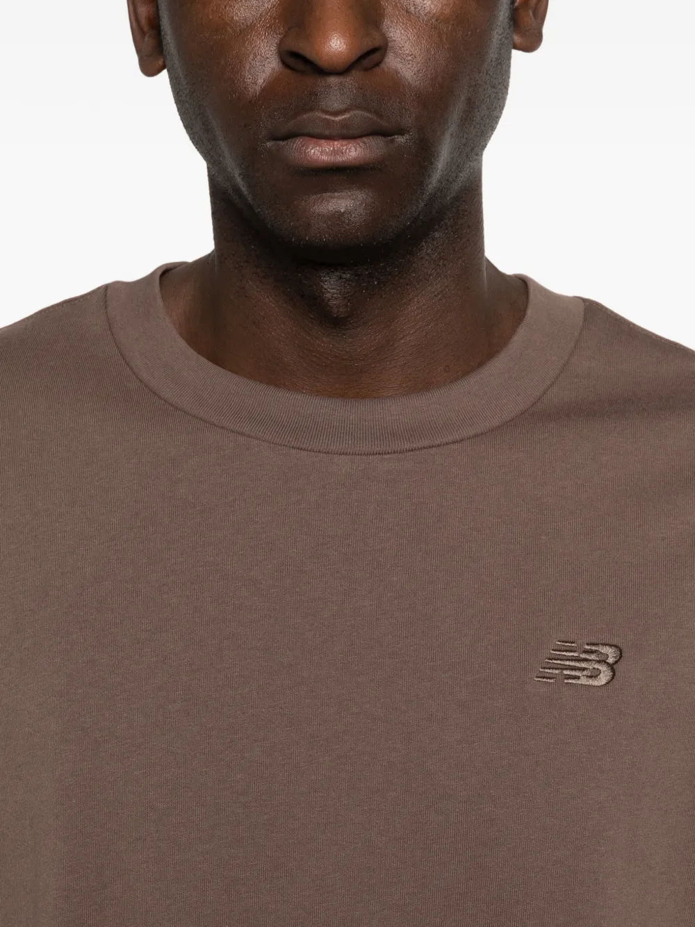 New Balance T-shirt met logodetail Bruin