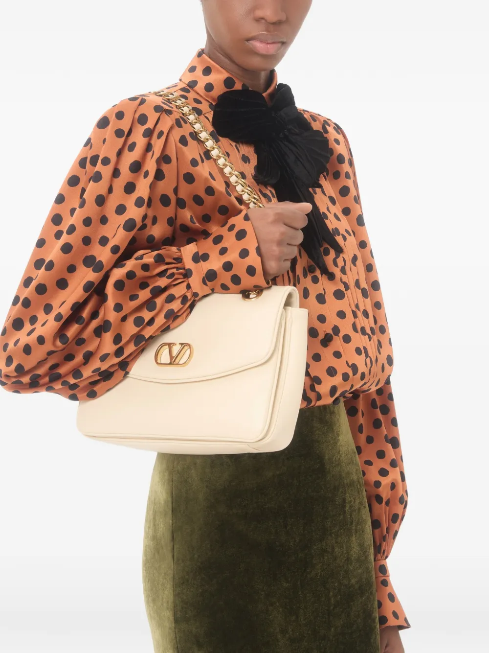 Valentino Garavani Djuna medium tas met kettinghengsel van nappaleer Beige