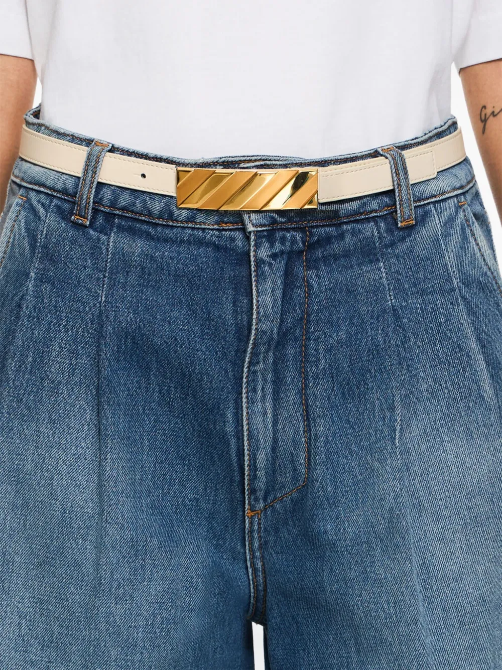 Off-White Riem met diagonale metalen gesp Beige