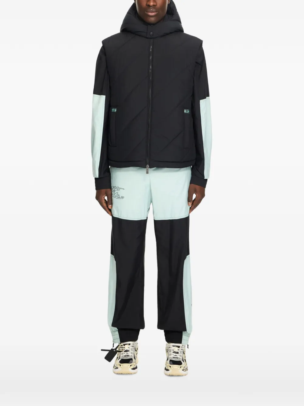 Off-White Arrow Diagonal quilted padded gilet - Schwarz