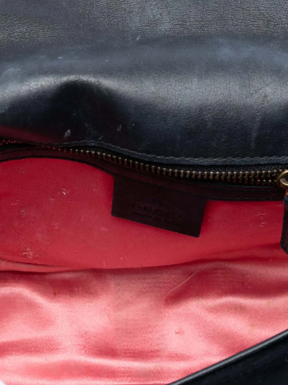 2016-2025 Medium Gg Marmont Matelasse Velvet Shoulder Bag