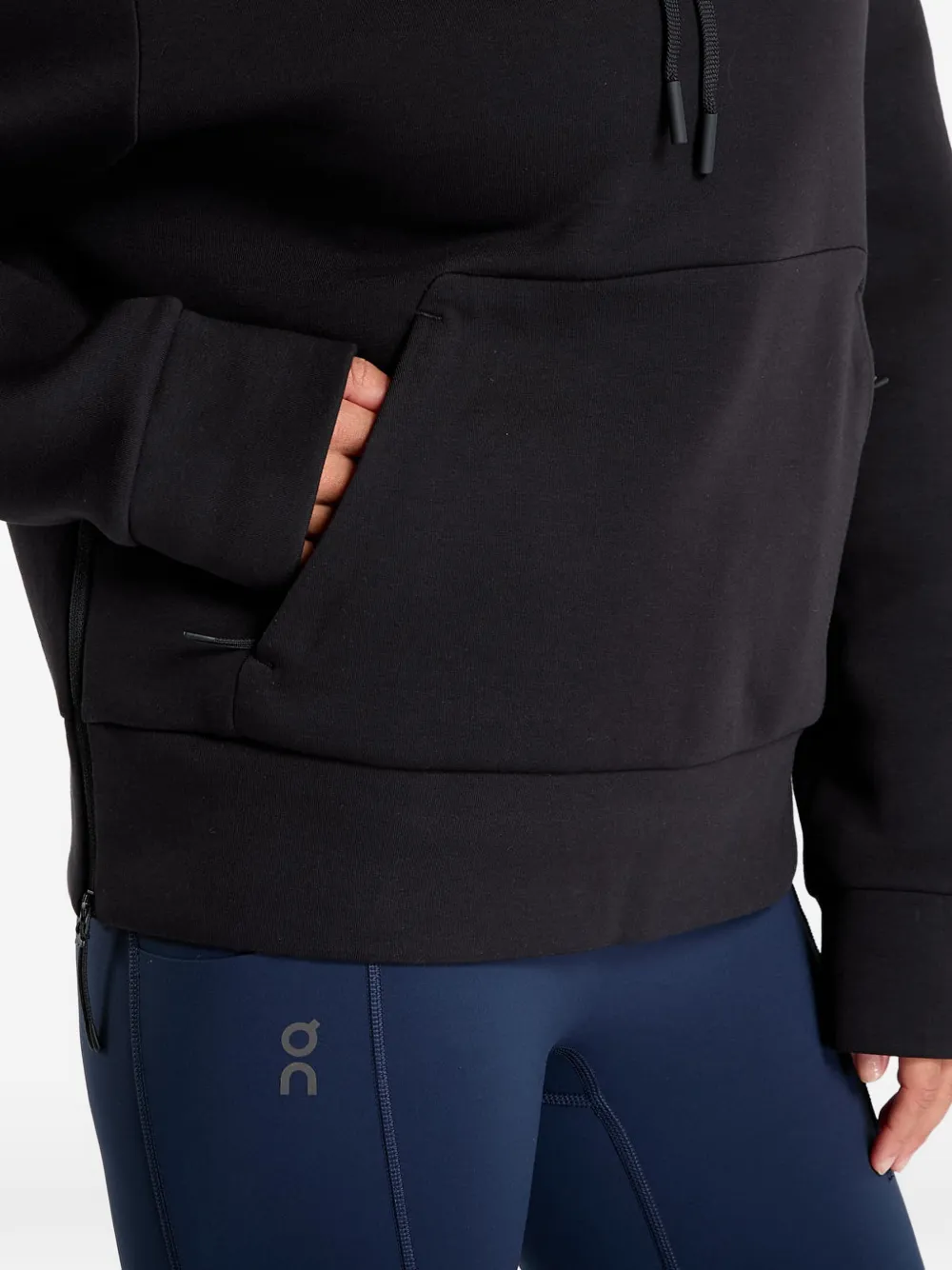On Focus Tech hoodie Zwart