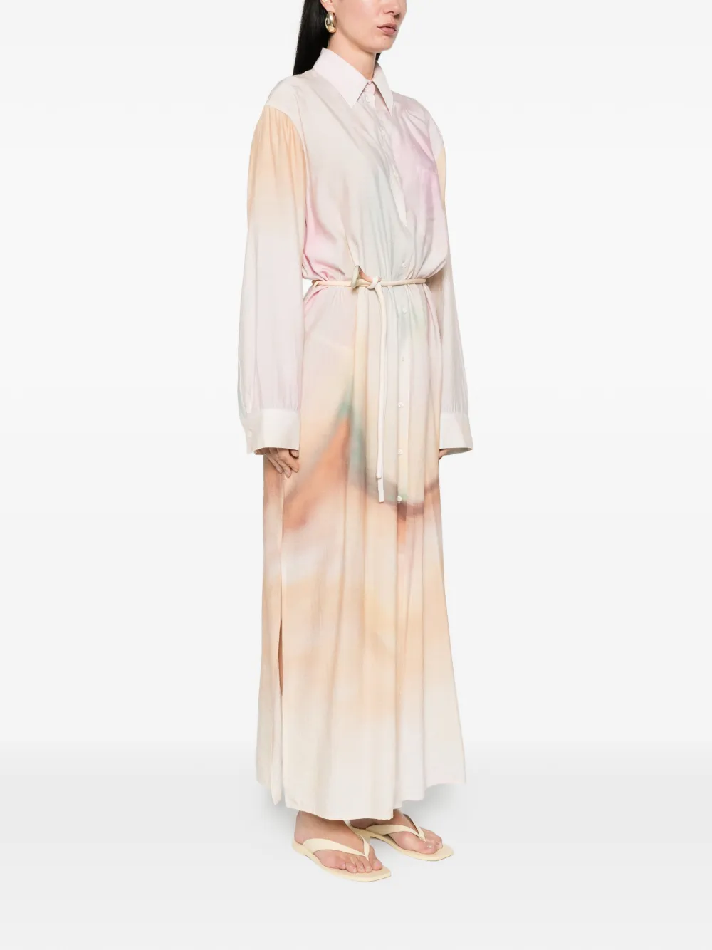 Nanushka Jurk met knopen Beige
