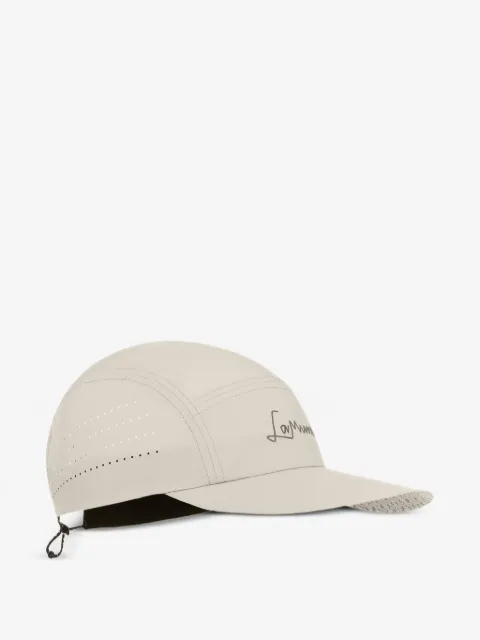 LAMUNT Martha Light perforated-details cap