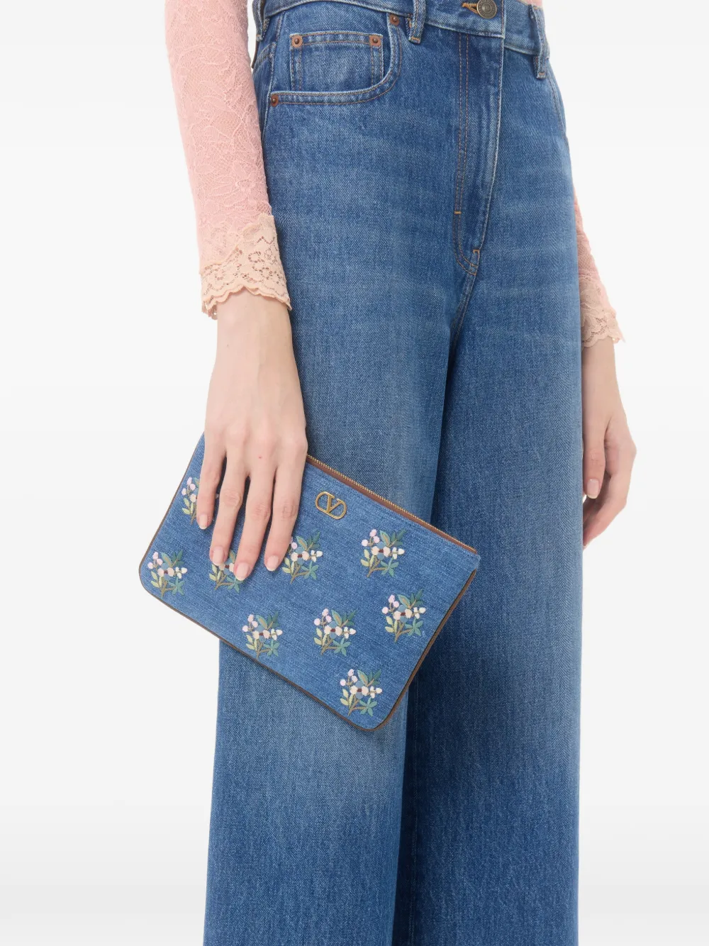 Valentino Garavani VLogo Signature denim clutch met geborduurde bloemen Blauw