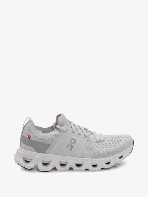 On baskets de running Cloudswift 4