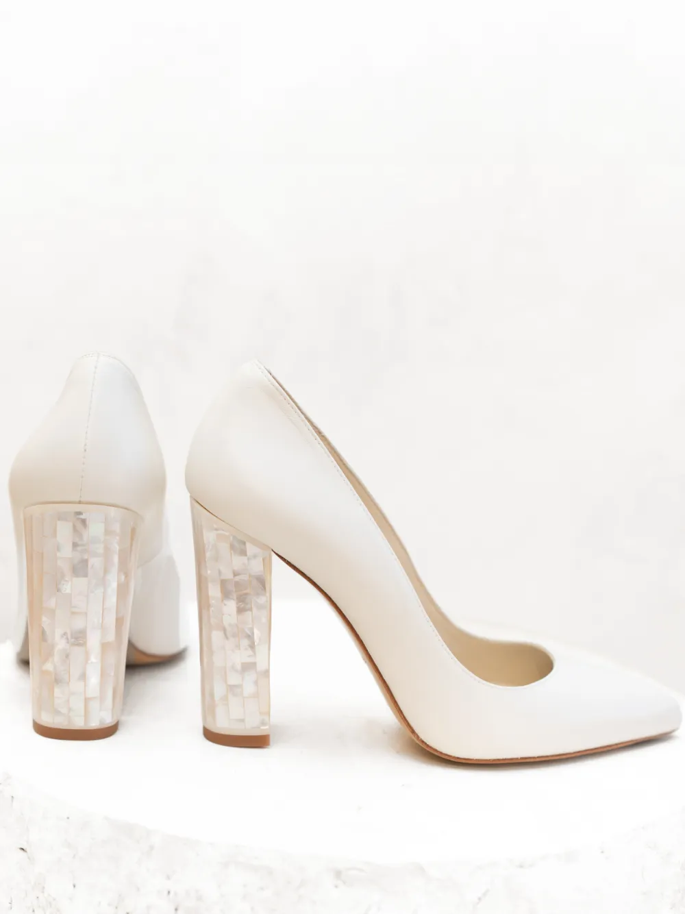 FREYA ROSE Camille pumps met puntige neus Wit