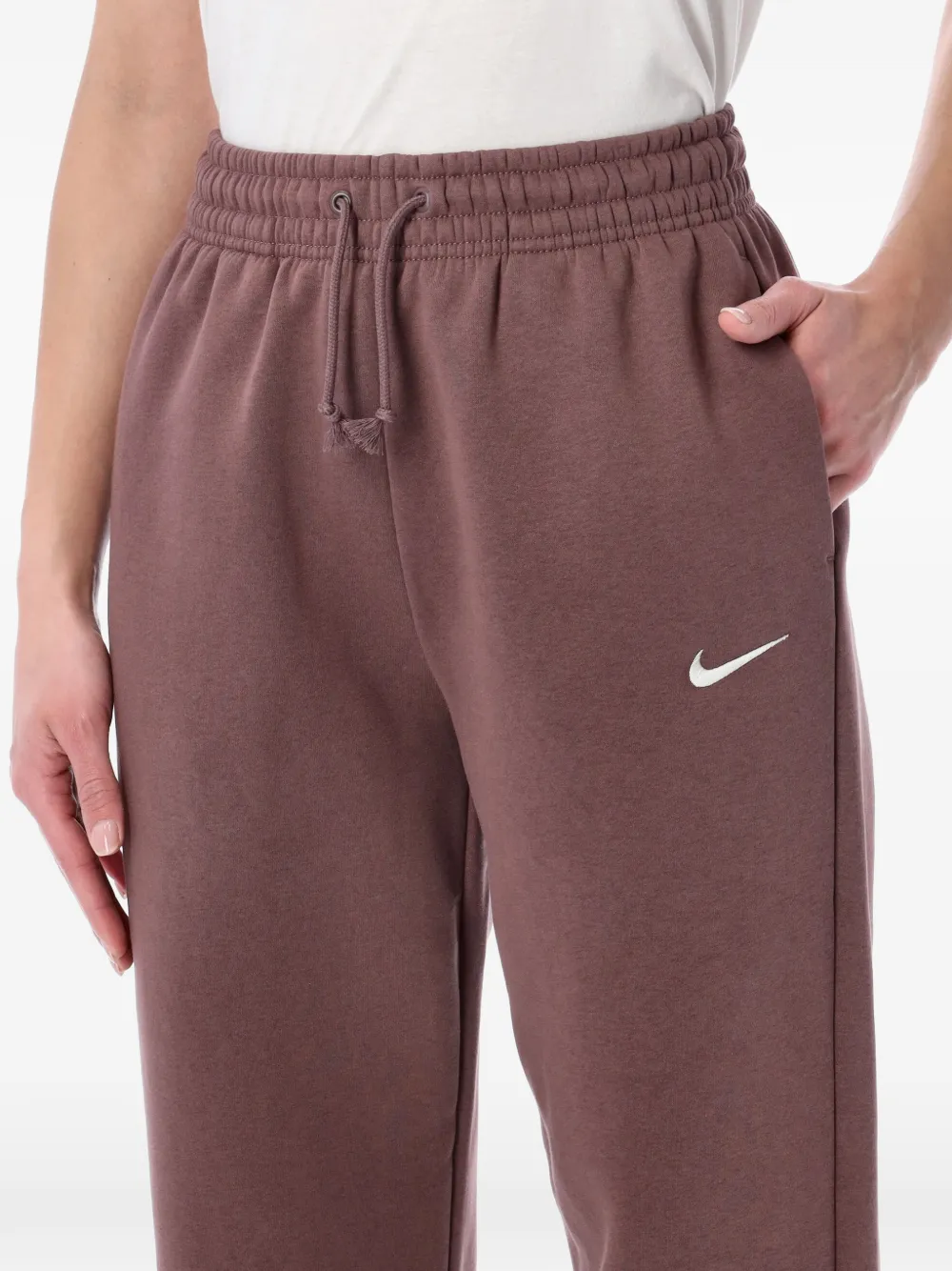 Nike Trainingsbroek met trekkoordsluiting en logodetail Bruin