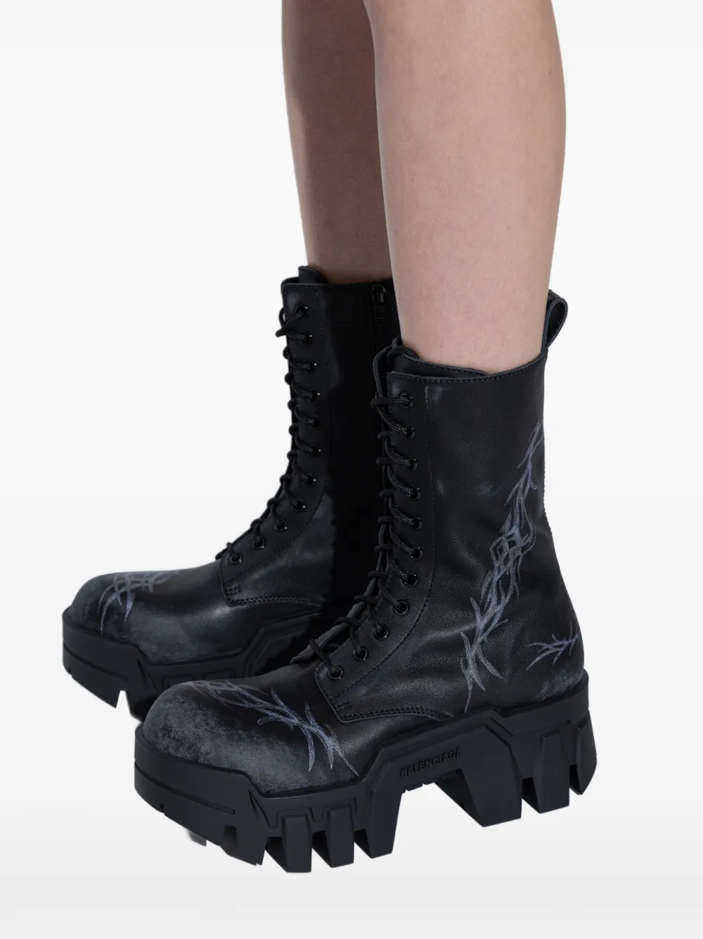 Balenciaga Bulldozer combat boots met print Zwart