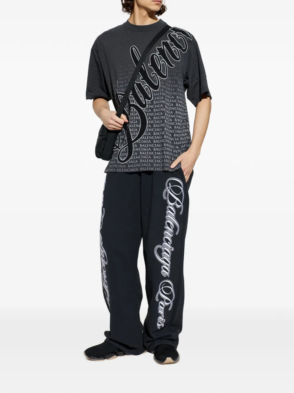 Balenciaga T-shirt met logopatroon Grijs