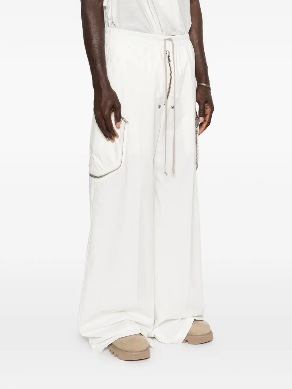 zip-pocket straight trousers
