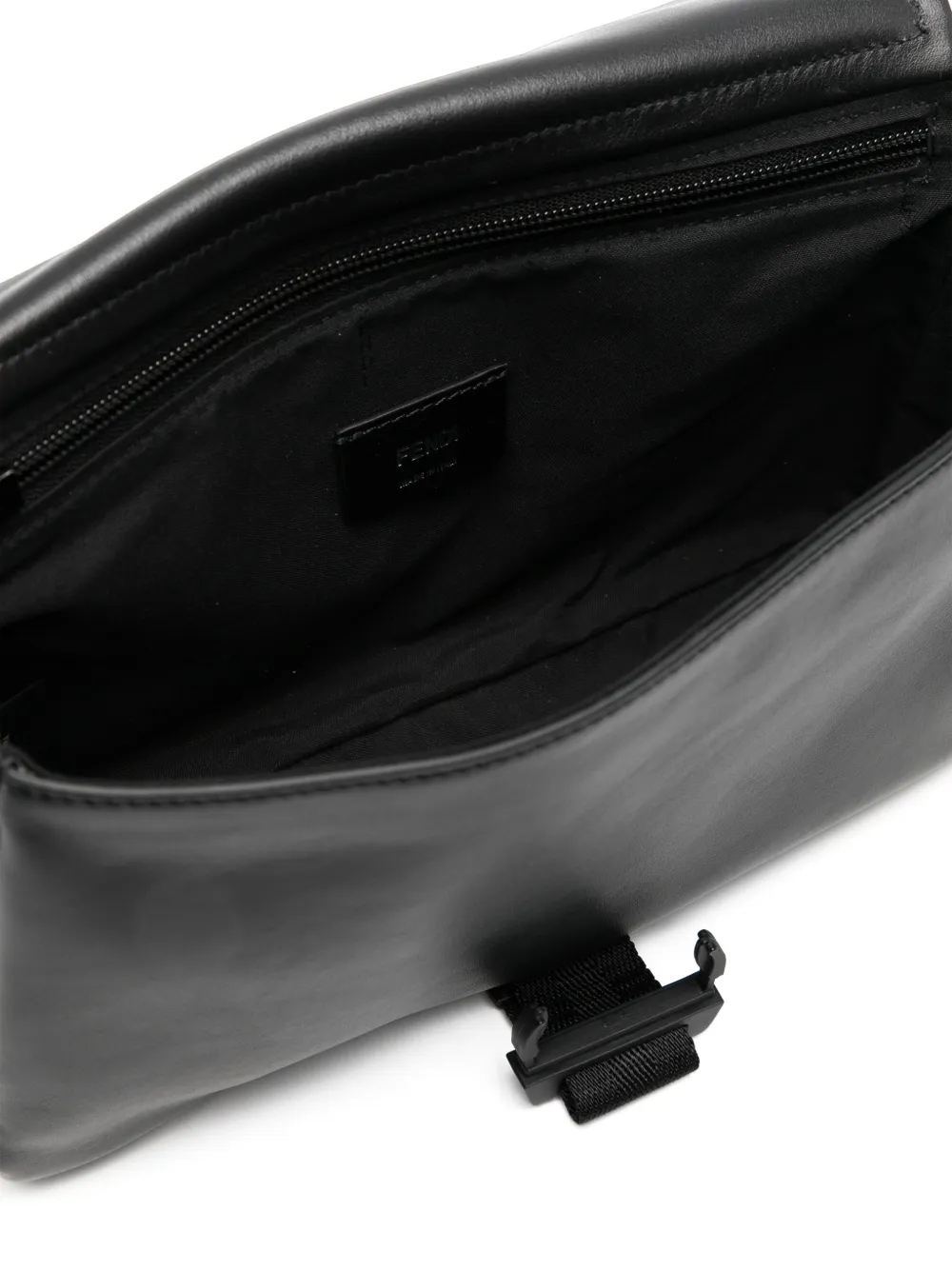 FENDI Flux leren messengertas met gesp Zwart
